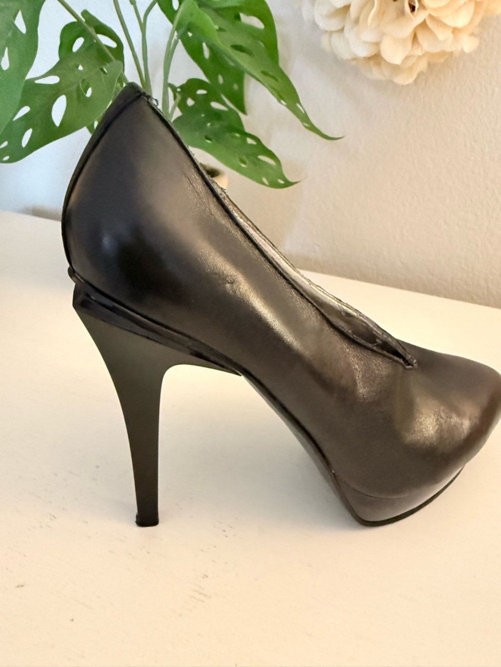 Audrey Brooke Black Pointed Leather High Heels - Picture 4 of 6